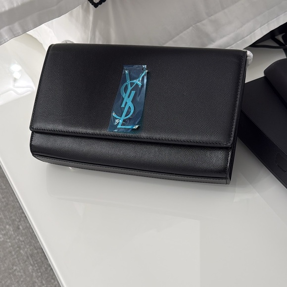 YSL KATE MEDIUM IN GRAIN DE POUDRE EMBOSSED LEATHER - Picture 2 of 4